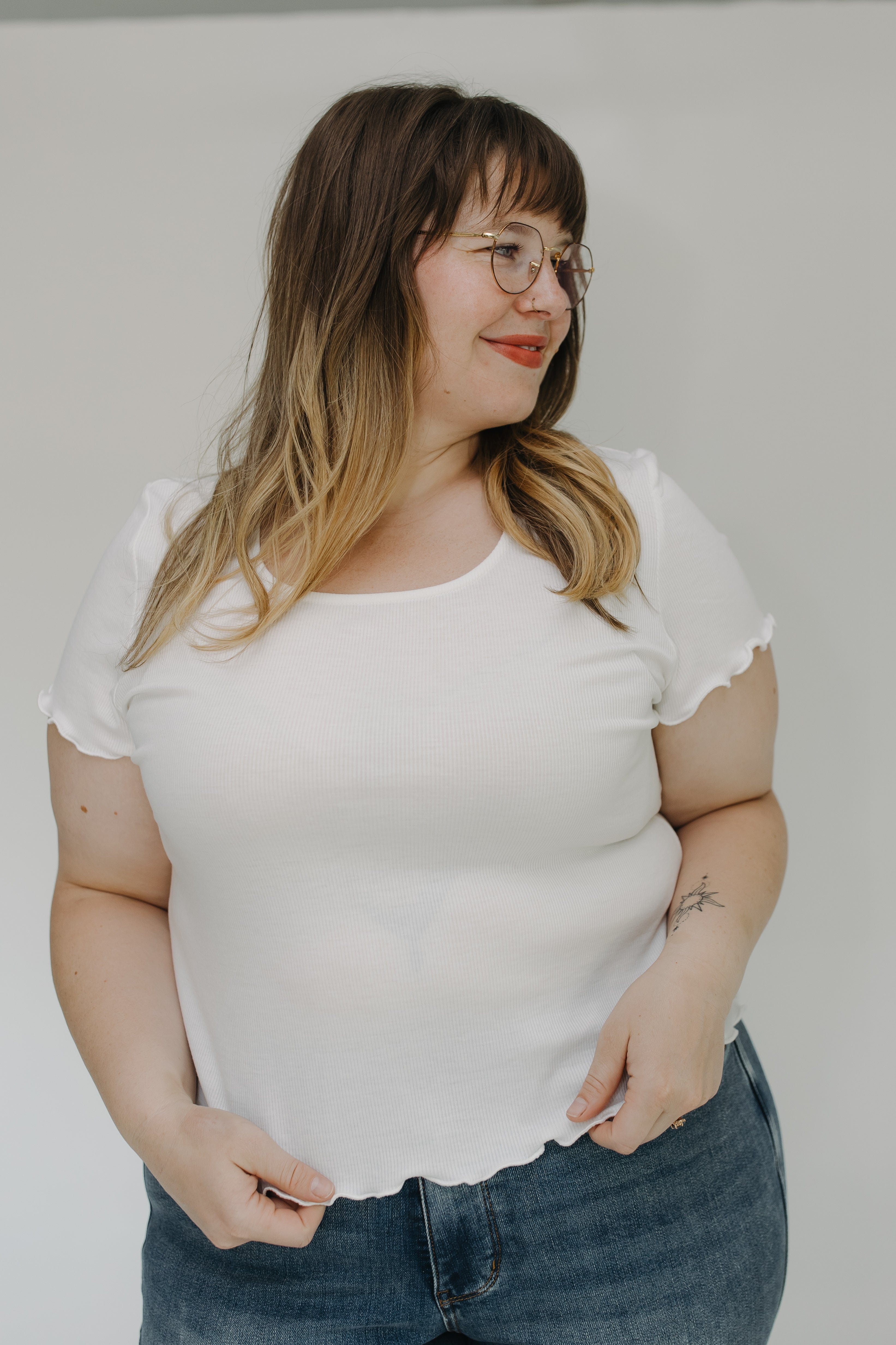 roughlow VELOUR SHOULDER TEE (IVORY)