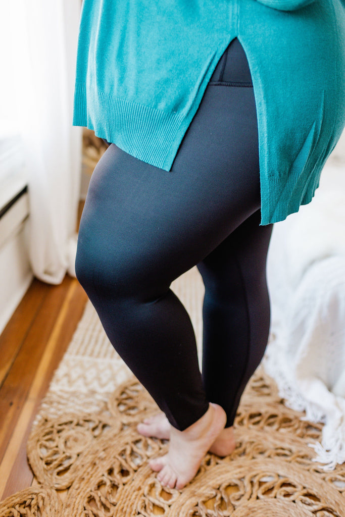 Spanx© BOOTY BOOST ACTIVE 7/8 LEGGINGS IN MIDNIGHT ROSE