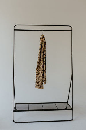 ANIMAL PRINT KNIT SCARF