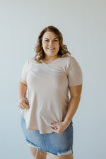 BASIC V-NECK TEE WITH ROUNDED HEM IN PEARL PINK