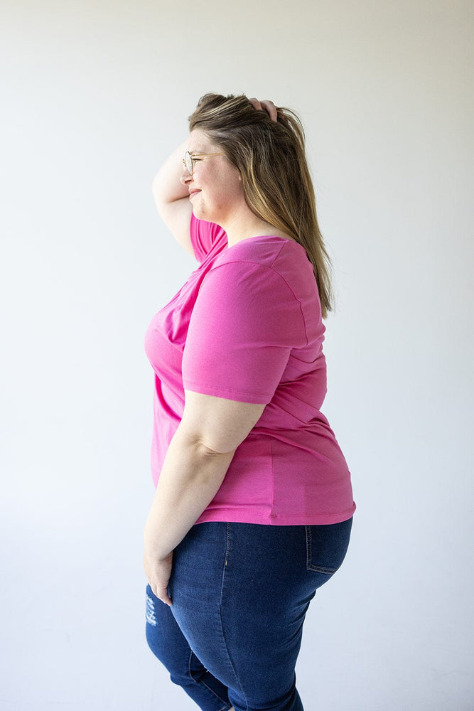 BASIC V-NECK TEE WITH SPARKLE IN FRESH FUCHSIA