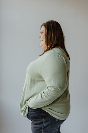 BASIC LONG SLEEVE TUNIC TEE IN WINTERGREEN