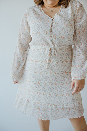 BOHO FLORAL DRESS WITH RUFFLE HEM IN VINTAGE OFF WHITE