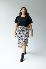 BREEZY PATTERENED PENCIL SKIRT WITH SLIT