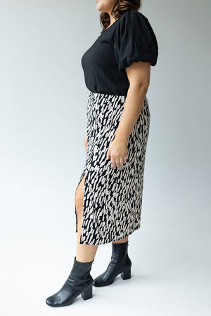 BREEZY PATTERENED PENCIL SKIRT WITH SLIT