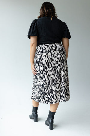 BREEZY PATTERENED PENCIL SKIRT WITH SLIT