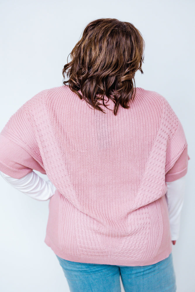 CABLE KNIT SHORT SLEEVE SWEATER