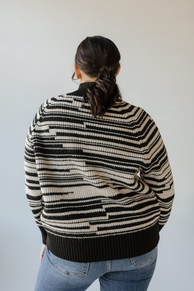 CLASSIC SWEATER WITH STRIPE PATTERN