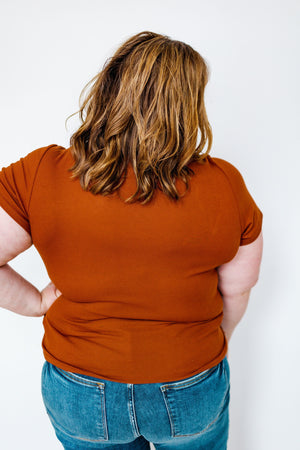 
            
                Load image into Gallery viewer, CROPPED SHORT SLEEVE RIBBED TEE IN PUMPKIN SPICE
            
        