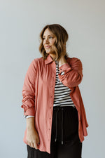 ESSENTIAL LIGHTWEIGHT BUTTON-UP IN SPICED ROSE