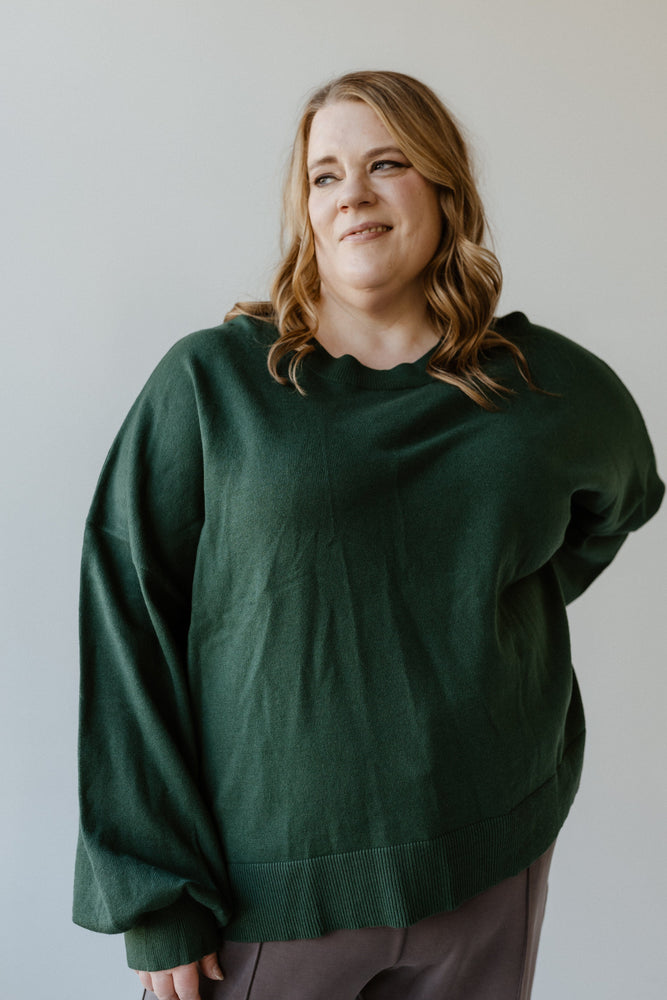 ESSENTIAL SWEATER WITH RIBBED HEM IN CUT EMERALD