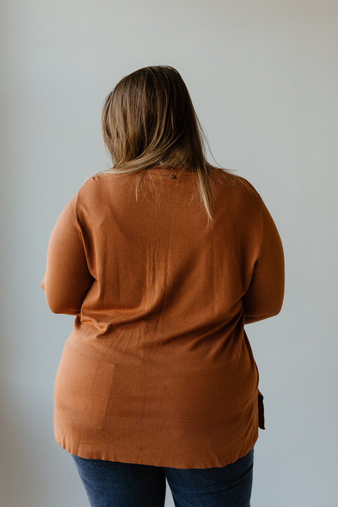 ESSENTIAL LIGHTWEIGHT TUNIC SWEATER IN ROASTED CINNAMON