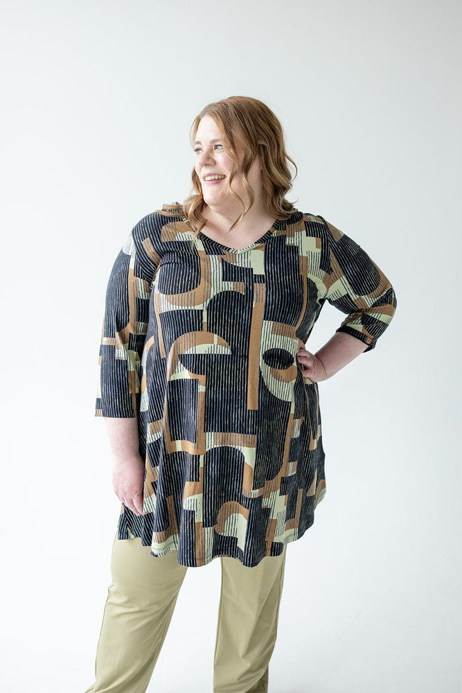 EXTRA LONG TUNIC WITH V-NECK IN GEOMETRIC PATTERN