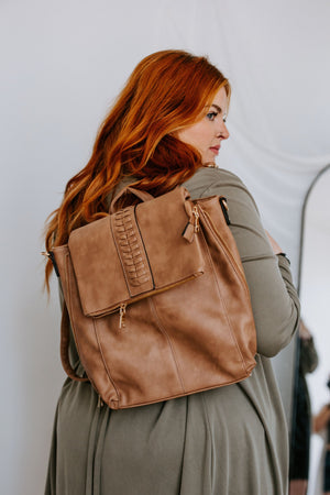 FLAPOVER BACKPACK IN TOFFEE