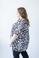 FLOWY ABSTRACT PRINT BLOUSE IN BLACK AND OFF WHITE
