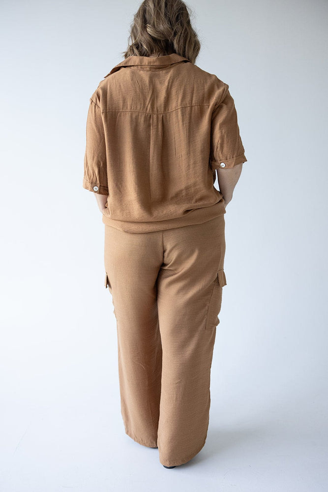 FLOWY WIDE LEG CARGO PANTS IN URBAN BRONZE