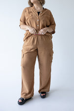 FLOWY WIDE LEG CARGO PANTS IN URBAN BRONZE