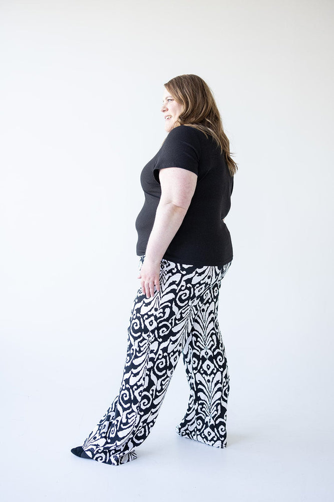 FLOWY WIDE LEG PANTS IN ABSTRACT PRINT