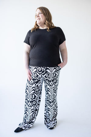 FLOWY WIDE LEG PANTS IN ABSTRACT PRINT