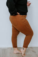 HIGH WAISTED SLIM FIT JEANS IN BOHO BEIGE