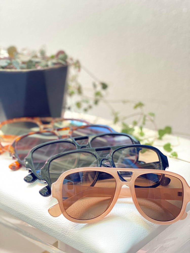 BARI BARI SUNGLASSES IN TORTOISE & BLACK