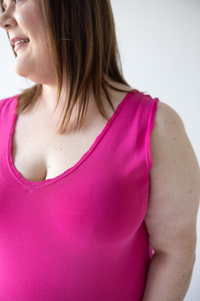 KNIT TANK WITH SCALLOP NECKLINE IN AZALEA