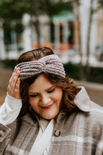 KNITTED CHENILLE HEADBAND IN WINTER TAUPE