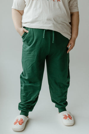 KNIT DRAWSTRING JOGGERS IN HOLLY