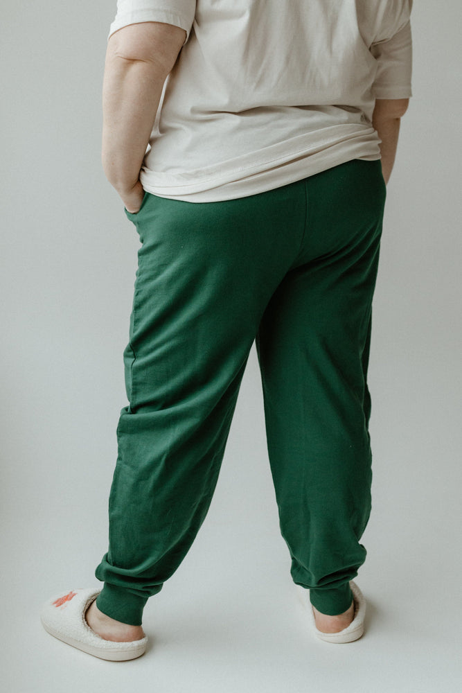 KNIT DRAWSTRING JOGGERS IN HOLLY