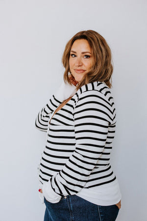 
            
                Load image into Gallery viewer, LIGHTWEIGHT STRIPED SNAP CARDIGAN IN IVORY AND BLACK
            
        