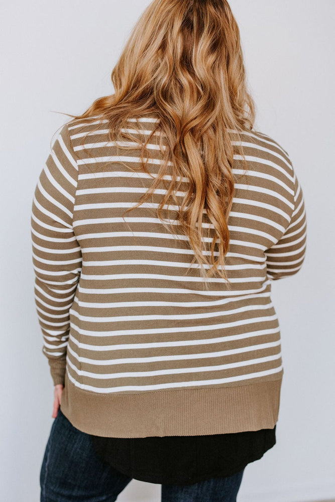 LIGHTWEIGHT STRIPED SNAP CARDIGAN IN KHAKI AND IVORY