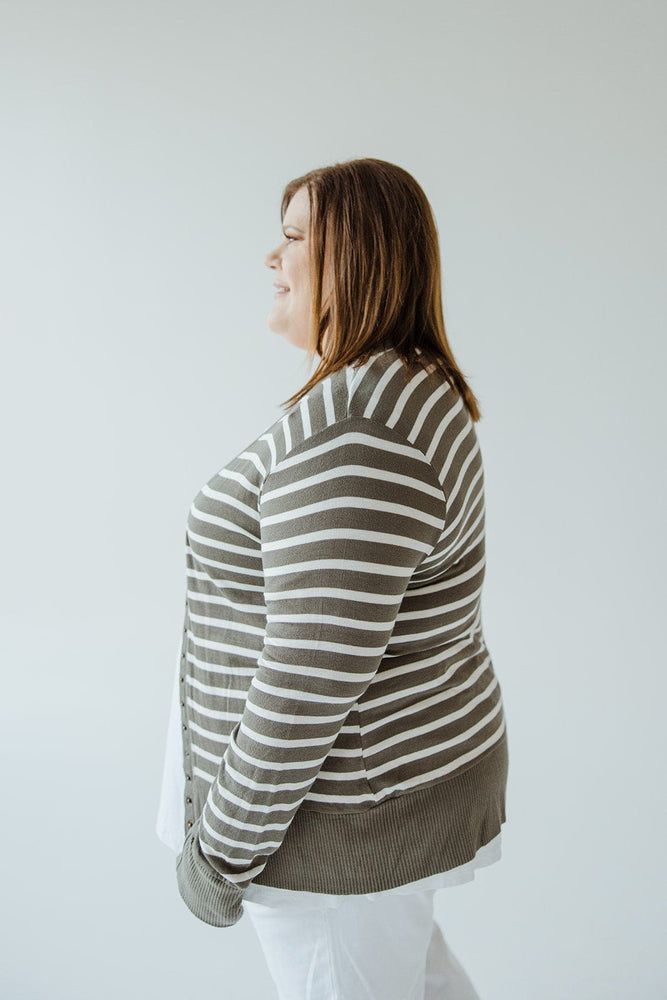 LIGHTWEIGHT STRIPED SNAP CARDIGAN IN LIGHT OLIVE AND IVORY