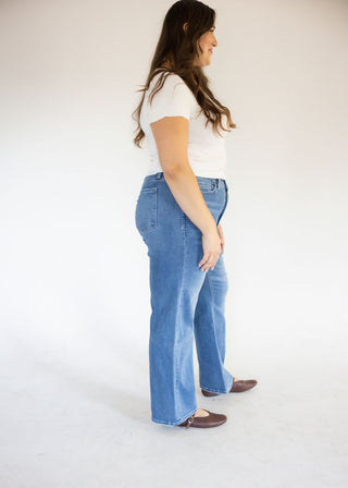 Lovervet Super High Rise Wide Leg – Medium Wash