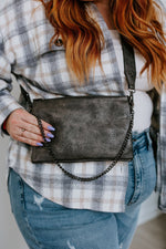 MEDIUM FAUX LEATHER CLUTCH WITH CHAIN STRAP IN GUN METAL