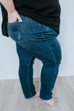 MID-RISE RELAXED FIT REGULAR LENGTH JEANS