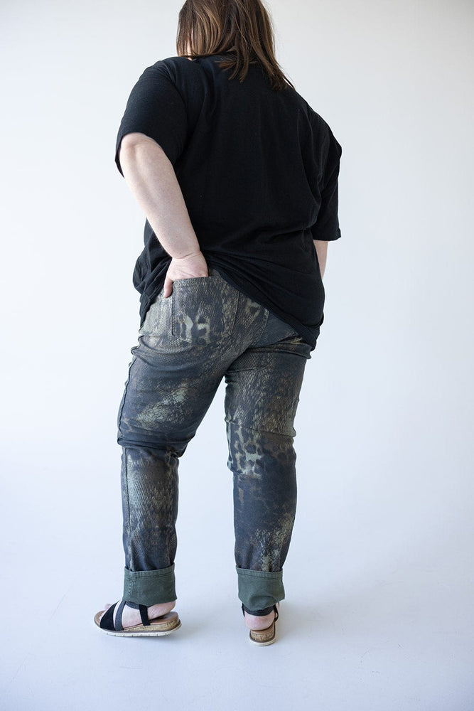 MID-RISE REVERSIBLE SKINNY JEAN IN SNAKE PRINT AND ARMY