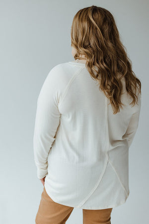 NOTCHED NECK RAGLAN SLEEVE TEE IN ECRU