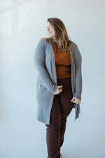 OPEN FRONT HALF RIBBED CARDIGAN IN STEEL GREY