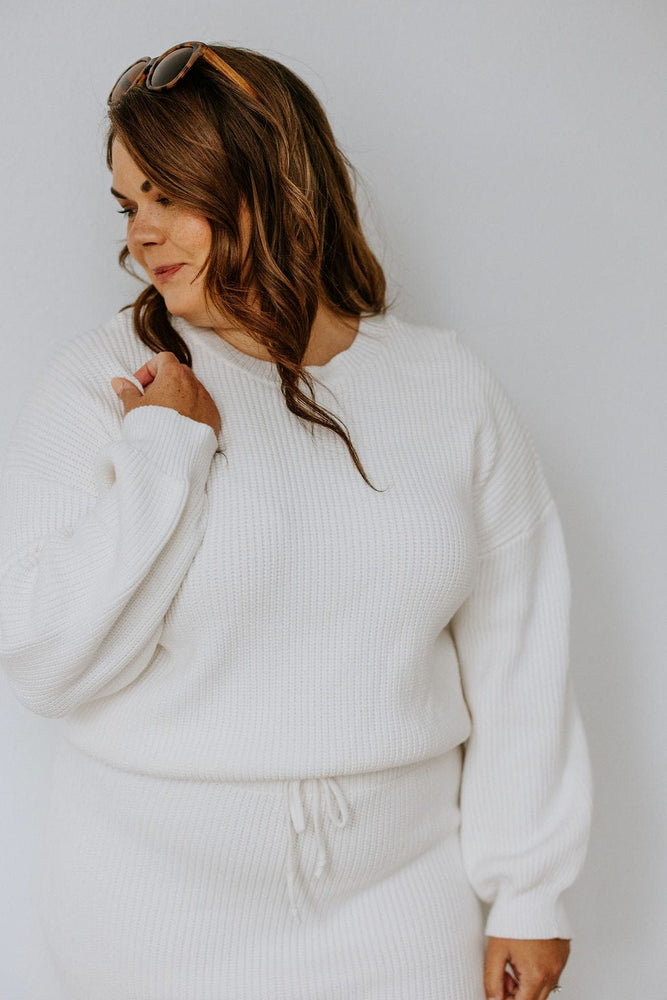 OVERSIZED CROPPED SWEATER IN SNOW WHITE