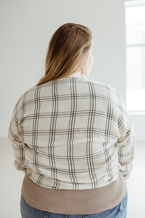 PLAID BUTTON-UP BLOUSE WITH TIE IN OFF WHITE AND BLACK