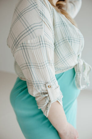 PLAID BUTTON-UP BLOUSE WITH TIE IN OFF WHITE AND BLUE