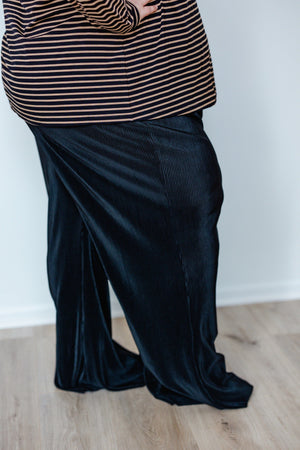 
            
                Load image into Gallery viewer, PLISSE WIDE LEG PANT
            
        