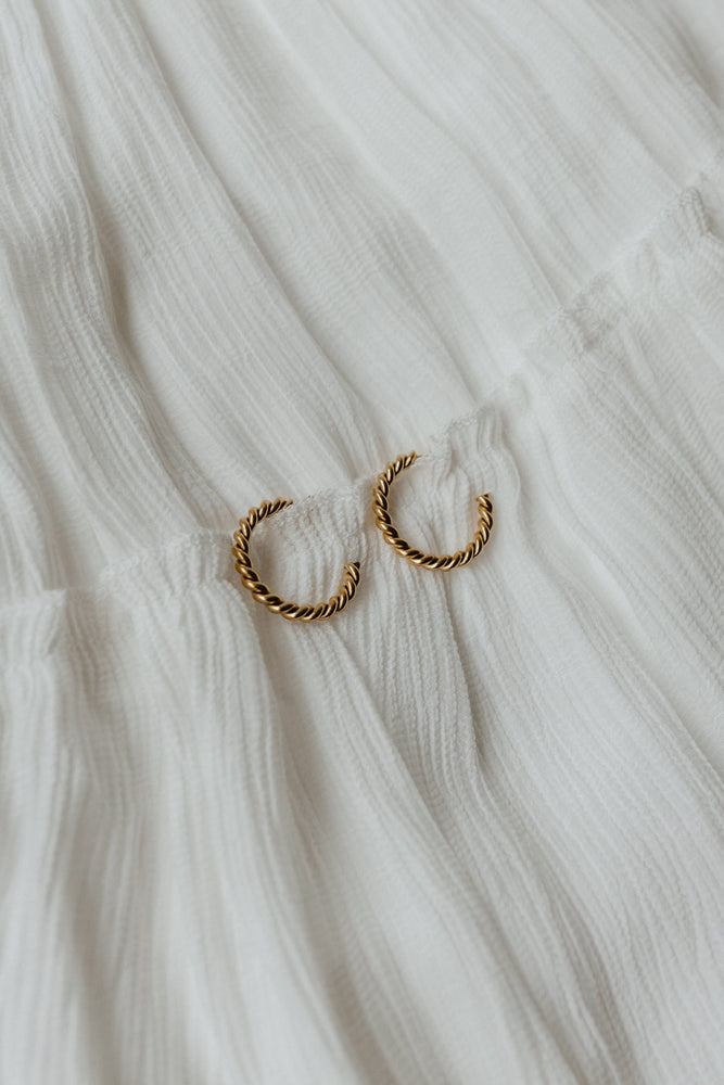 RAQUEL HOOP EARRINGS