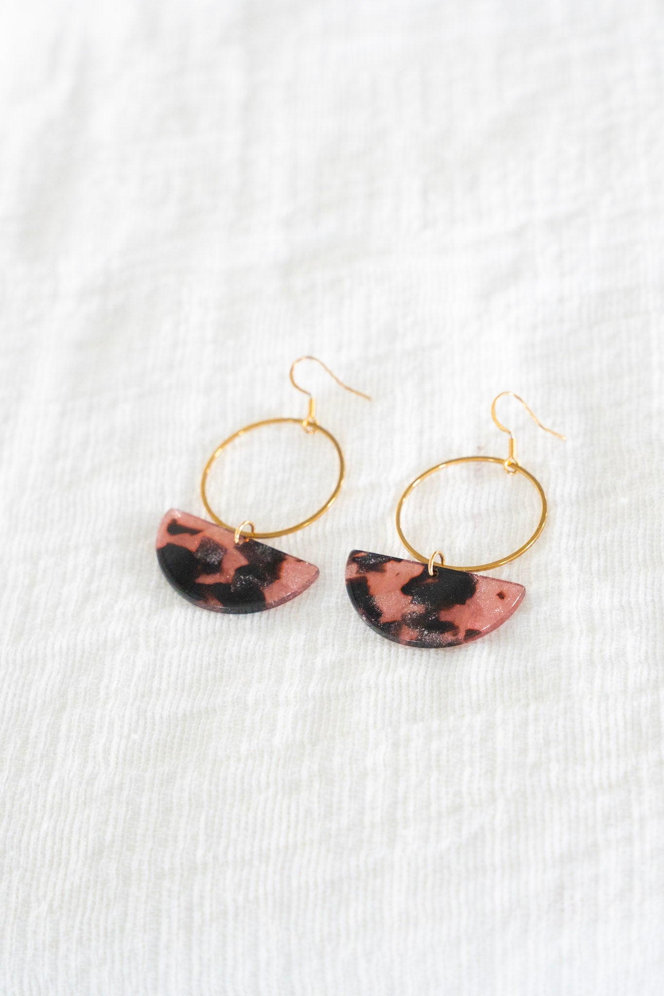 REESE EARRINGS IN PINK GLITTER TORTOISE