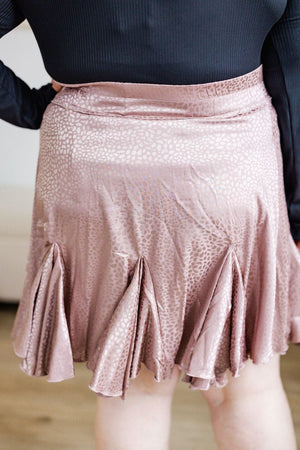 
            
                Load image into Gallery viewer, SHIMMERY ANIMAL PRINT TIERED MINI SKIRT IN DUSTY ROSE
            
        