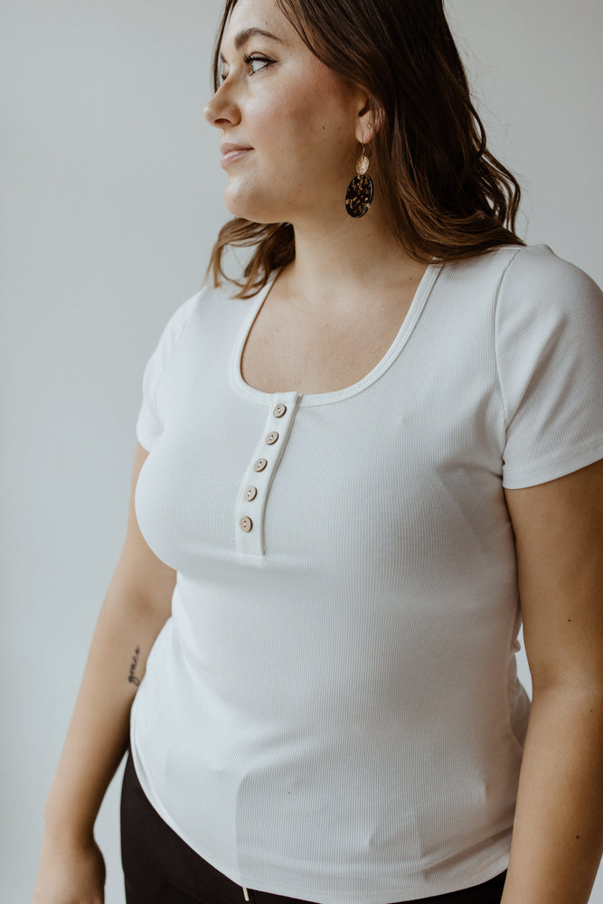 SHORT SLEEVE SCOOPED NECK HENLEY IN IVORY