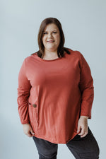 SINGLE POCKET TUNIC WITH RAW HEMS IN ROASTED CINNAMON