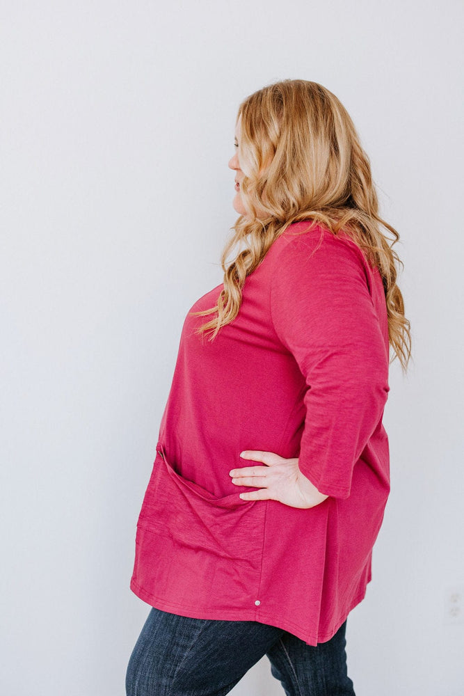 
            
                Load image into Gallery viewer, 3/4 SLEEVE RAW SEAM TUNIC WITH POCKETS IN CRANBERRY
            
        