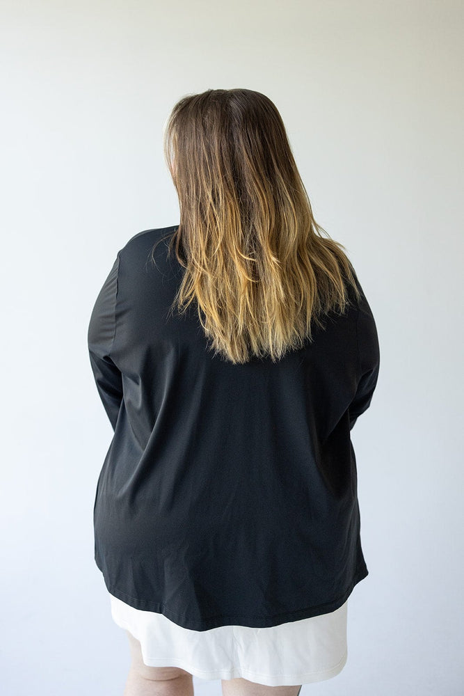 STRETCHY WRINKLE FREE BUTTON-UP BLOUSE IN BLACK