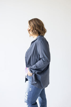 STRETCHY WRINKLE FREE BUTTON-UP BLOUSE IN LEAD